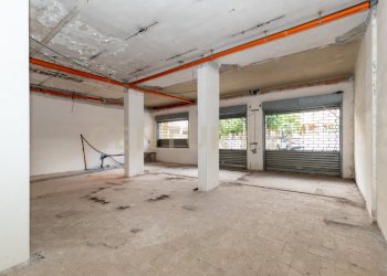 Botteghe e garage gravina (9).jpg - Supermarket - Minimarket Via Giuseppe Mazzini 35, Gravina di Catania - photo 9