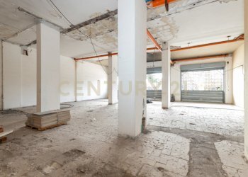 Botteghe e garage gravina (11).jpg - Supermarket - Minimarket Via Giuseppe Mazzini 35, Gravina di Catania - photo 11