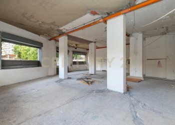 Botteghe e garage gravina (17).jpg - Supermarket - Minimarket Via Giuseppe Mazzini 35, Gravina di Catania - photo 17