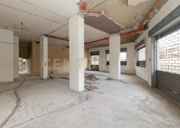 Botteghe e garage gravina (20).jpg - Supermarket - Minimarket Via Giuseppe Mazzini 35, Gravina di Catania - photo 20