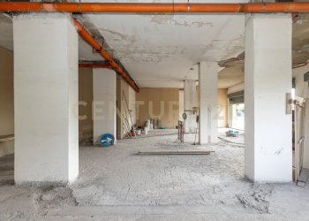 Botteghe e garage gravina (24).jpg - Supermarket - Minimarket Via Giuseppe Mazzini 35, Gravina di Catania - photo 24