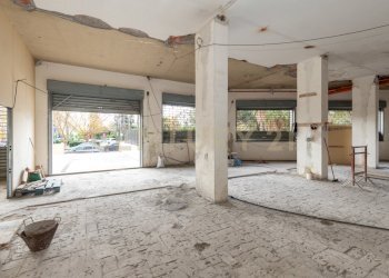 Botteghe e garage gravina (25).jpg - Supermarket - Minimarket Via Giuseppe Mazzini 35, Gravina di Catania - photo 25