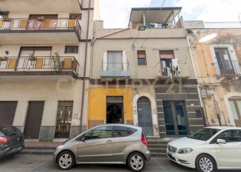 Via IV Novembre 17 Adrano (5).jpg - Commercial Premises Via IV Novembre 13, Adrano - photo 6