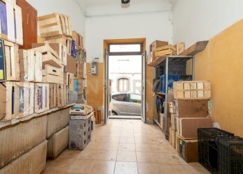 Via IV Novembre 17 Adrano (7).jpg - Commercial Premises Via IV Novembre 13, Adrano - photo 8