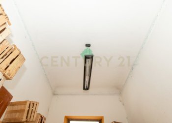 Via IV Novembre 17 Adrano (8).jpg - Commercial Premises Via IV Novembre 13, Adrano - photo 9