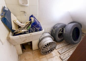 Via IV Novembre 17 Adrano (15).jpg - Commercial Premises Via IV Novembre 13, Adrano - photo 15