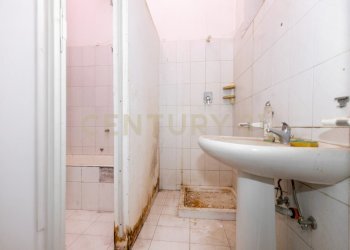 Via IV Novembre 17 Adrano (25).jpg - Commercial Premises Via IV Novembre 13, Adrano - photo 25