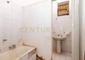 Via IV Novembre 17 Adrano (28).jpg - Commercial Premises Via IV Novembre 13, Adrano - photo 28