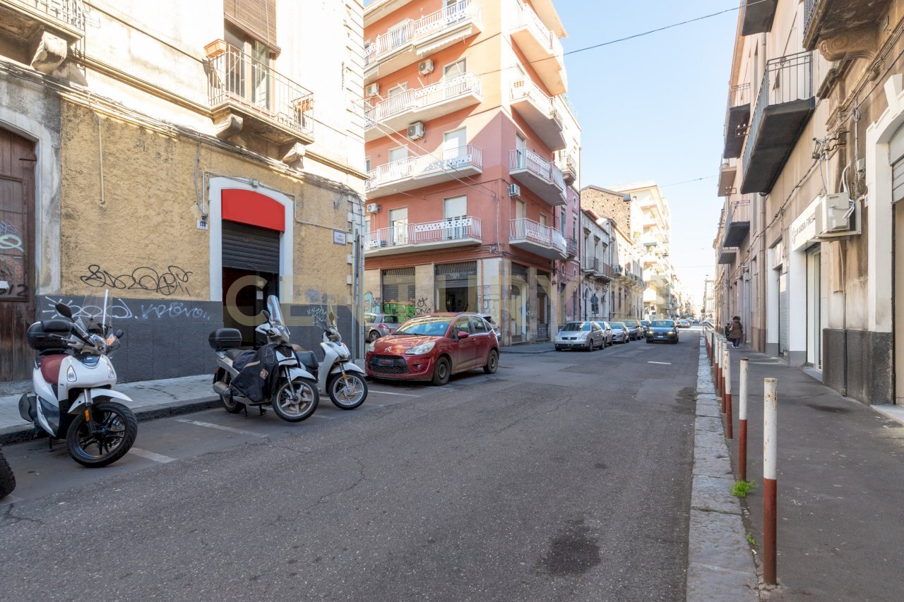 Via Firenze 130 ct (1).jpg - Non Alimentare Via Firenze 130, Catania - foto 2