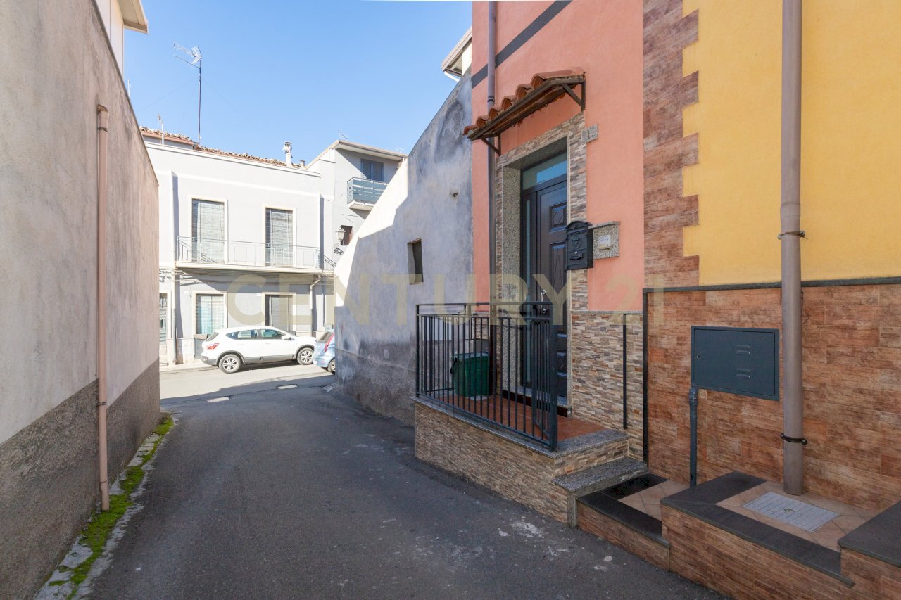 Via Carnazza 1  (2).jpg - Casa indipendente Via Carnazza 1, Adrano - foto 3