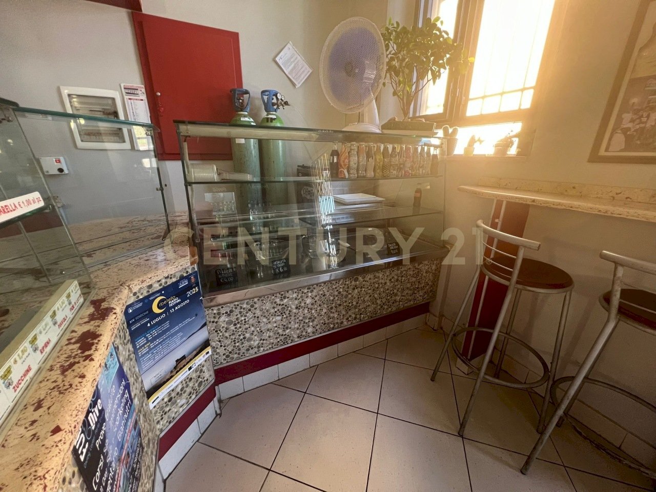 3b253f20-974f-4cc7-a0df-20c288ef555a.JPG - Pizza by the slice Via della Marina 18, Monte Argentario - photo 2