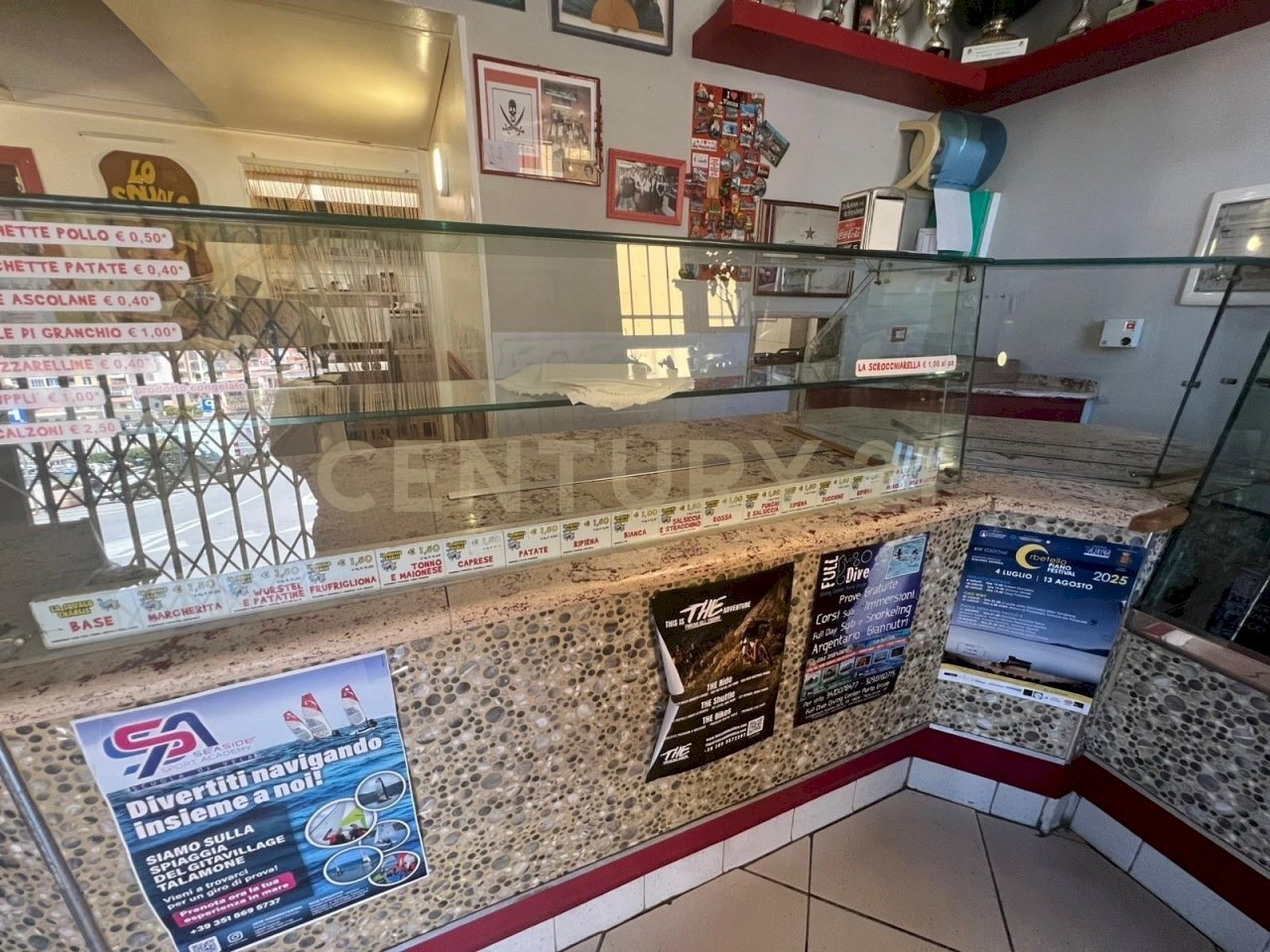 bd12b2d3-3c4c-44d9-bc97-58a4f2109767.JPG - Pizza by the slice Via della Marina 18, Monte Argentario - photo 3