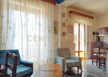 1 cucina e living(4).jpg - Four-room apartment Piazza Fratelli Cervi 10, Abbadia San Salvatore - photo 3