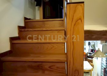 5 SCALE FRA 1 E 2 PIANO.jpg - Appartamento via mazzini  2, Abbadia San Salvatore - foto 16