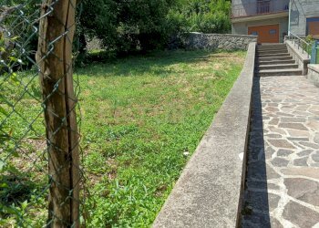 ENTRATATA GIARDINO3.jpg - Appartamento Via Val di Piatta 10, Abbadia San Salvatore - foto 2