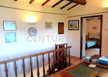 F) SALOTTO (1).jpg - Villa Via Case Raspini 2, Santa Fiora - foto 19