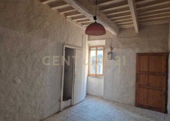 vano cucina 1.jpeg - Quadrilocale Piazza Porta Conti 7, Civitella Paganico - foto 14