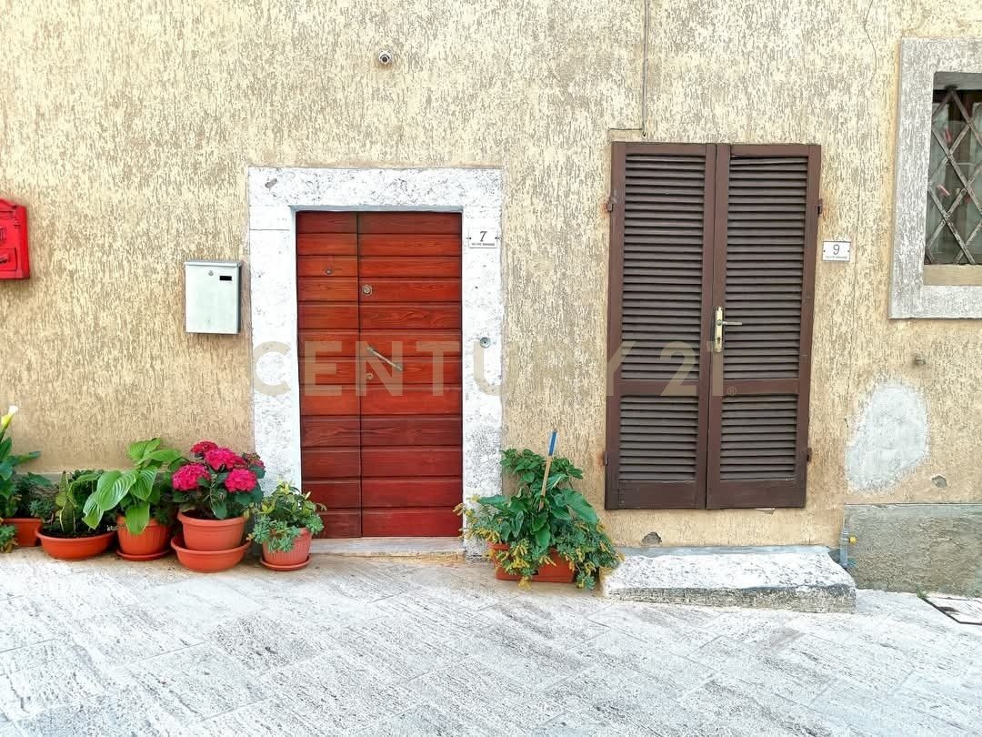 FB_IMG_1747732982636.jpg - Townhouse Via Vittorio Emanuele 7, Castiglione d'Orcia - photo 1