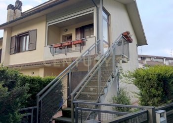 2 ESTERNO (2).jpeg - Appartamento Via San Andrea 29, Abbadia San Salvatore - foto 19