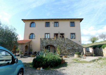 casale ingresso.jpg - Casale steccaia snc, Civitella Paganico - foto 5