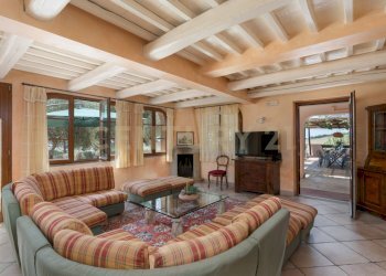 Monte Bottigli soggiorno e terrazza esterna.jpg - Villa Strada di Monte Bottigli, Grosseto - foto 15