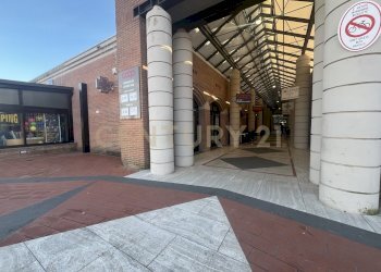 esterno.jpg - Commercial Premises Via Ponte Giorgini, Castiglione della Pescaia - photo 4