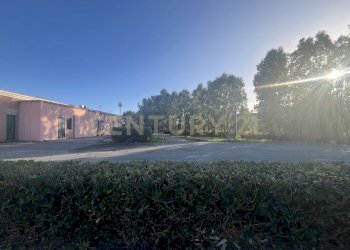 parcheggio esterno.jpg - Commercial Premises Via Ponte Giorgini, Castiglione della Pescaia - photo 10