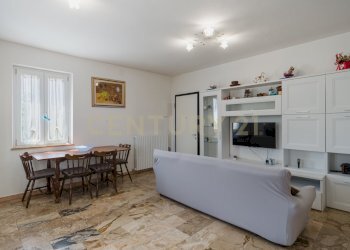 Soggiorno1 - Appartamento Via del Popolo 138/B, Lucca - foto 1