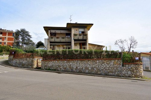 20230331170630-746586-2.jpg - Casa indipendente Via Vincenzo Bellini 14, Montecatini-Terme - foto 1