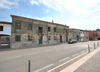 Albaredo d\'adige via Chiesa da ristrutturare (16). - Porzione di casa Via Chiesa 58, Albaredo d'Adige - foto 1