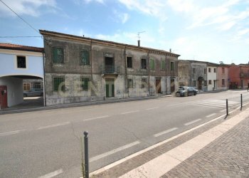 Albaredo d\'adige via Chiesa da ristrutturare (17). - Porzione di casa Via Chiesa 58, Albaredo d'Adige - foto 2