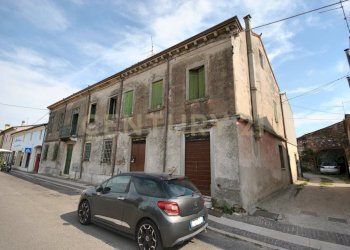 Albaredo d\'adige via Chiesa da ristrutturare (14). - Porzione di casa Via Chiesa 58, Albaredo d'Adige - foto 14