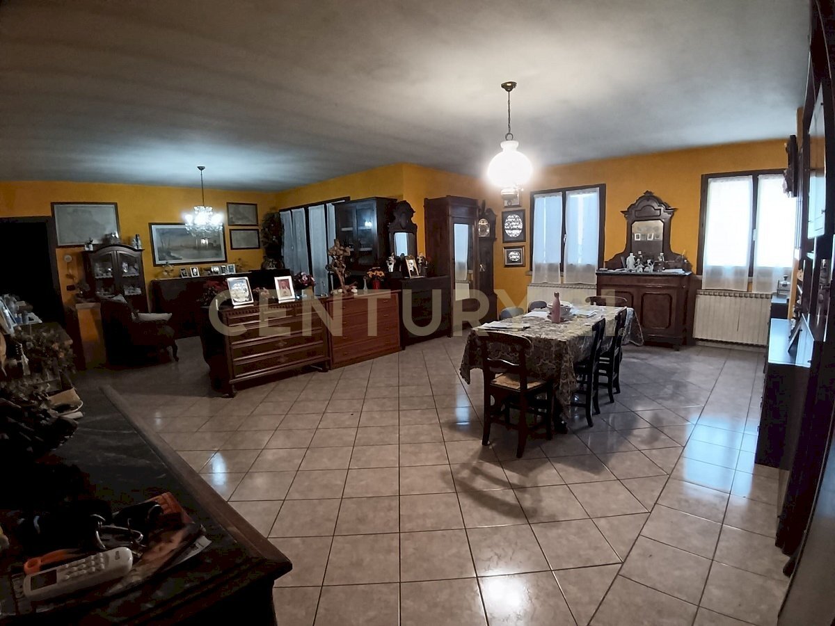 PHOTO-2025-06-26-16-26-49 (2).jpg - Appartamento Strada Ostigliese 109, Roncoferraro - foto 3