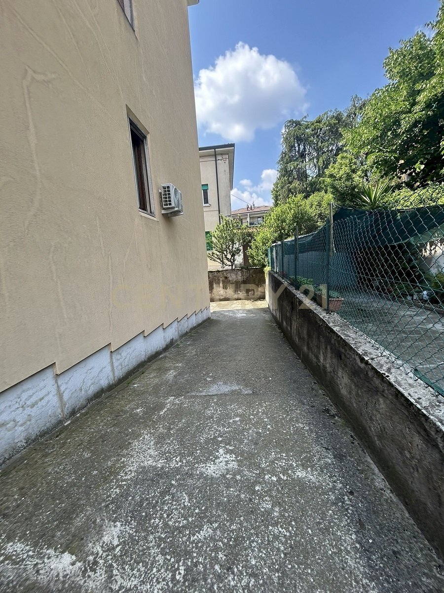 02.JPEG - Box Via Claudio Ridolfi 10, Verona - foto 2