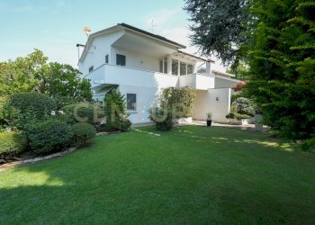 Vista frontale - Villa Via F. Petrarca 11, Legnago - foto 2