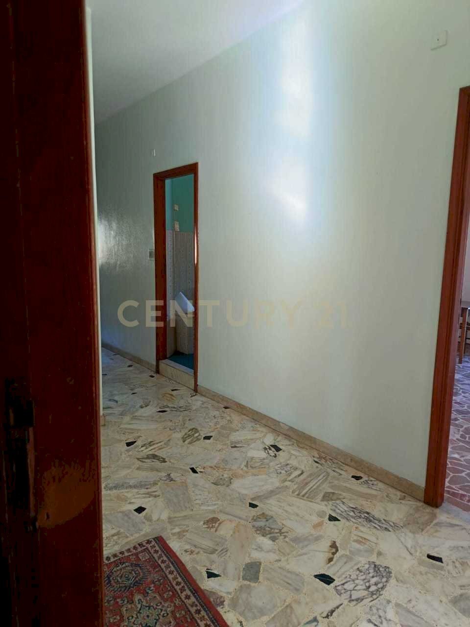 1.jpg - Quadrilocale Via Omero 65, Bronte - foto 1