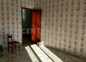 4.jpg - Quadrilocale Via Omero 65, Bronte - foto 4