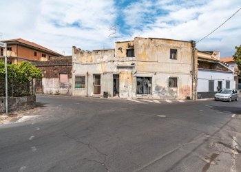 2025_05_20250522180159011604526.jpg - Trilocale Via Gravina 42, Tremestieri Etneo - foto 1