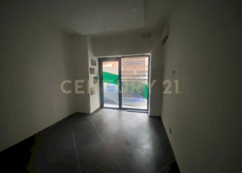 Immagine WhatsApp 2025-09-01 ore 18.27.47_7d5f790e - Locale Commerciale Via Ingegnere, Catania - foto 1