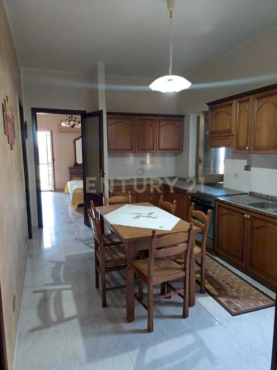 1.jpg - Trilocale Via Umberto 182, Caronia - foto 1