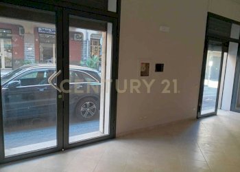 Immagine WhatsApp 2025-07-04 ore 11.09.41_700d003e - Locale Commerciale Via Vittorio Emanuele 72, Aci Catena - foto 9