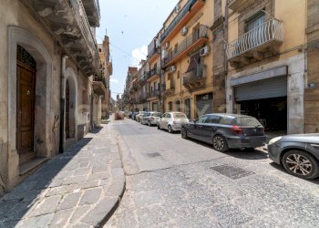 DSC00514.jpg - Locale Commerciale Via San Pietro 38, Caltagirone - foto 2