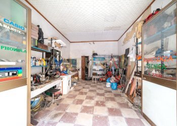 DSC00519.jpg - Locale Commerciale Via San Pietro 38, Caltagirone - foto 5