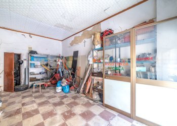 DSC00521.jpg - Locale Commerciale Via San Pietro 38, Caltagirone - foto 7