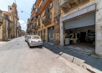 DSC00531.jpg - Locale Commerciale Via San Pietro 38, Caltagirone - foto 12