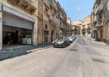 DSC00532.jpg - Locale Commerciale Via San Pietro 38, Caltagirone - foto 13