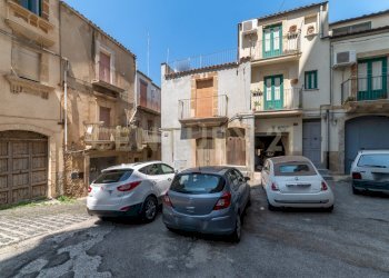 DSC00441.jpg - Casa indipendente Via Minciardi 38, Caltagirone - foto 1