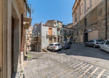 DSC00442.jpg - Casa indipendente Via Minciardi 38, Caltagirone - foto 2