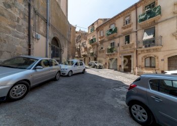 DSC00443.jpg - Casa indipendente Via Minciardi 38, Caltagirone - foto 3