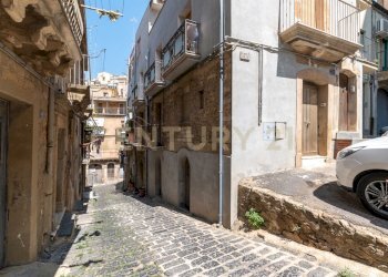DSC00445.jpg - Casa indipendente Via Minciardi 38, Caltagirone - foto 4